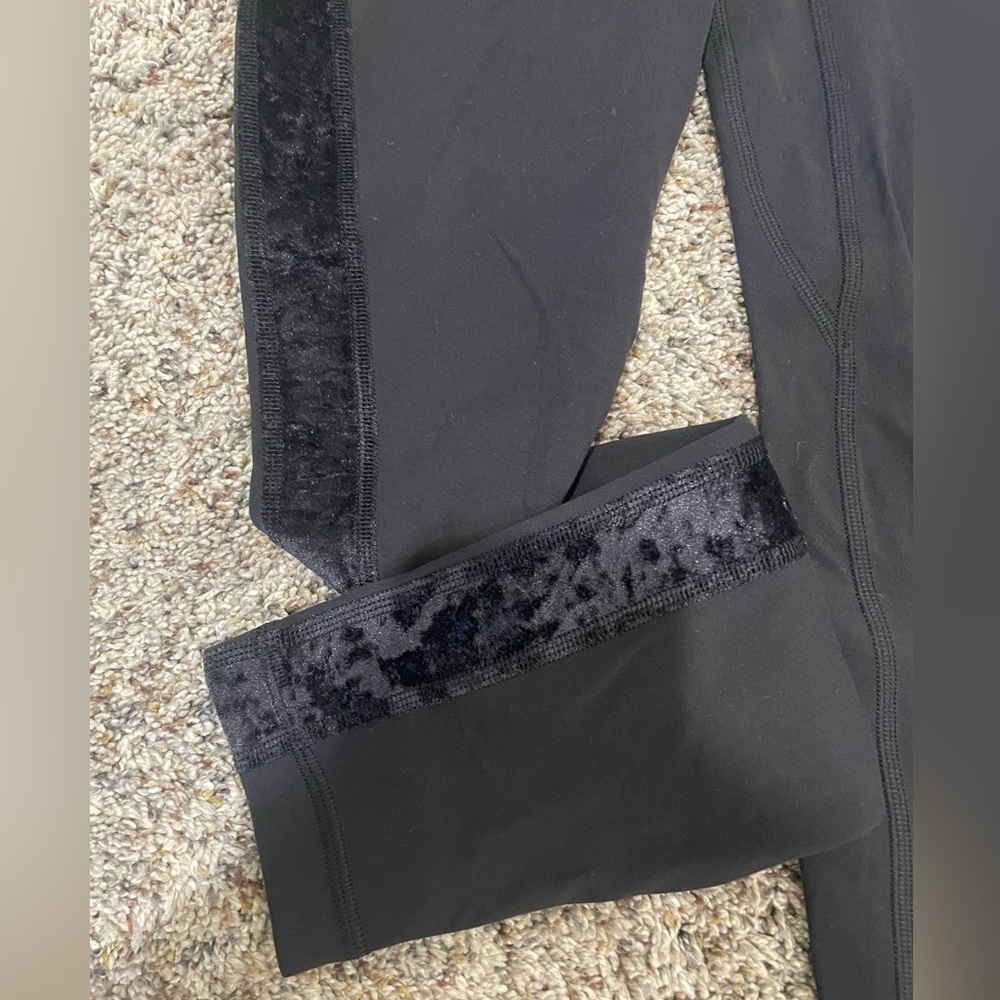 Lulu lemon black satin leggings -size 6 only worn twice